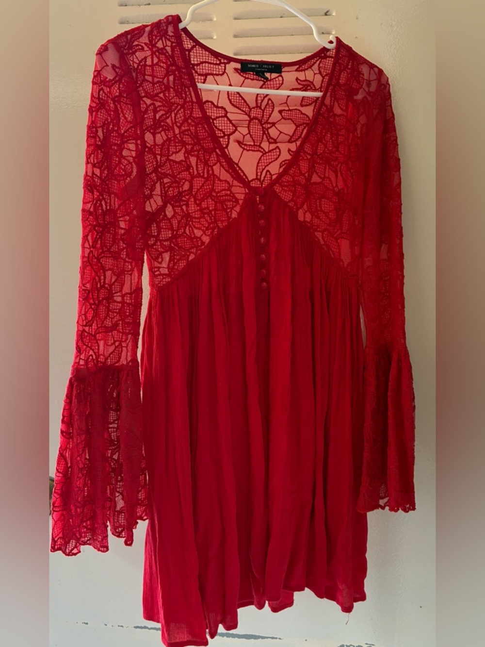 Romeo & Juliet Couture Red Floral Lace Dress